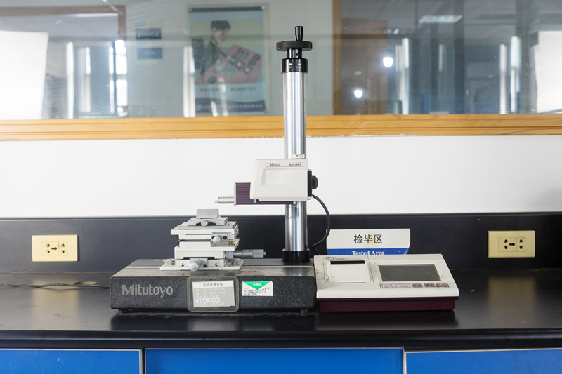 OVERFLADE-RUHED-MÅLEINSTRUMENT